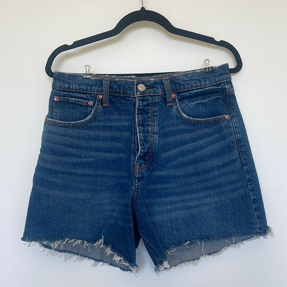 Abercrombie and Fitch high rise dad short